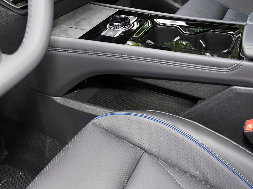 VW TIGUAN L 5