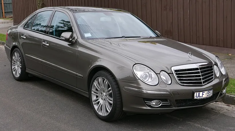 Mercedes-Benz E 2025 Facelift E 300 L Luxury 3